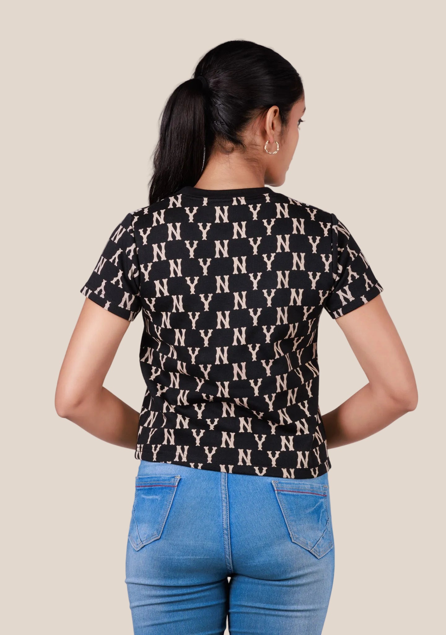 Short-Length T-Shirt - Black Gold Printed