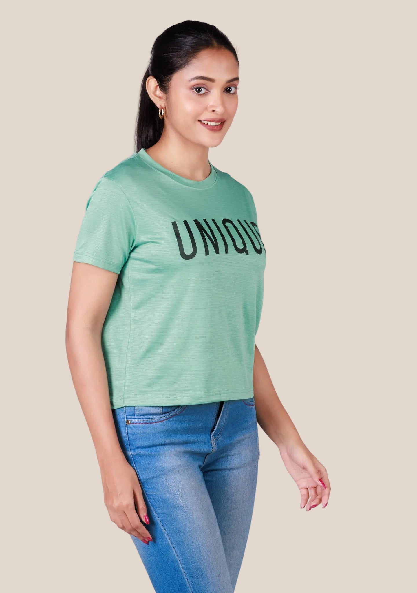 Short-Length T-Shirt - Light Green